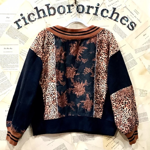 Free People Lucy Sweatshirt Animal Leopard Black V Neck Crop Patchwork - Picture 5 of 6